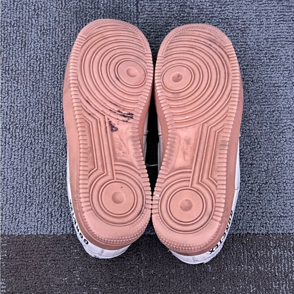Men’s 9.5 Men’s 9.5 Nike x Gore-Tex Air Force 1 Sneakers - Picture 8 of 10
